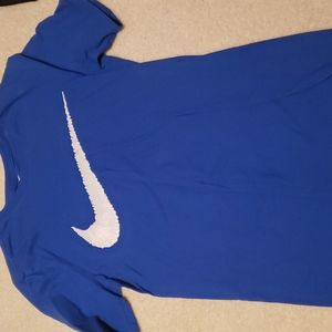 Small nike tshirt.  Fits like a youth 14/16